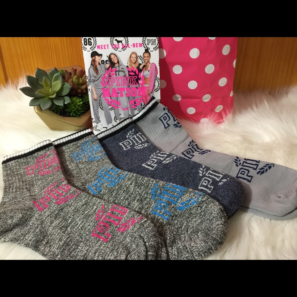 1 left VS PINK 🛍Free Lanyard +4pr Crew Socks  NWT - Picture 5 of 7
